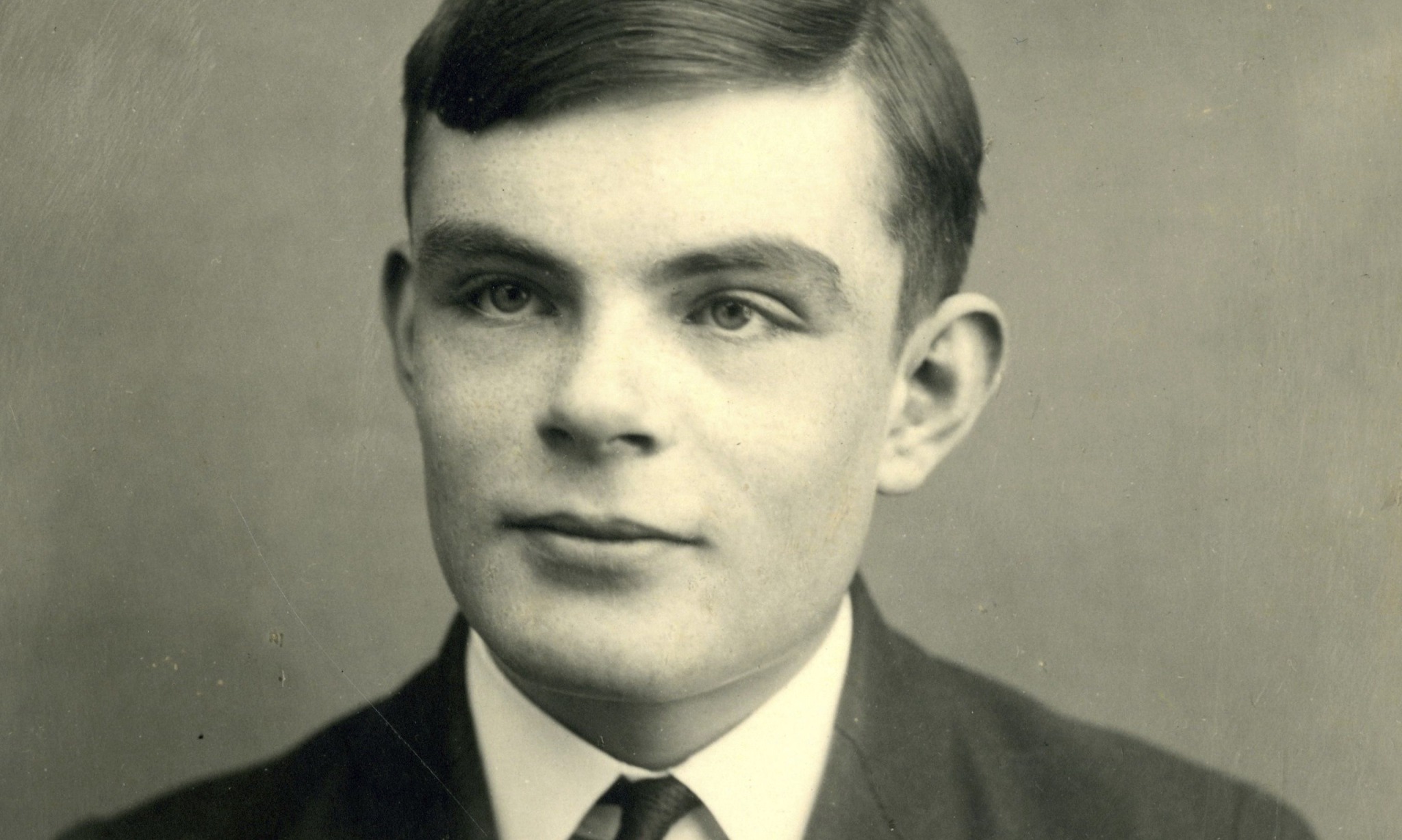 Al momento stai visualizzando Alan Turing, la caduta di un uomo. Indagine sulla morte