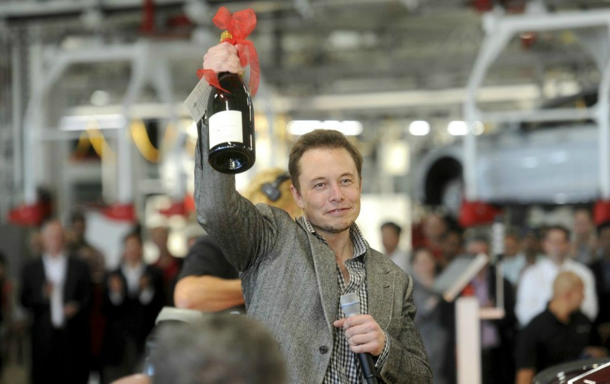 Scopri di più sull'articolo Chi è Elon Musk, l’uomo che vuole portarci tutti su Marte