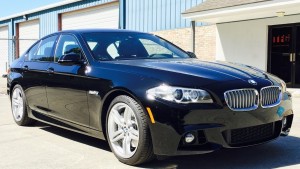 Scopri di più sull'articolo Ruba una BMW, ladro bloccato in auto da remoto