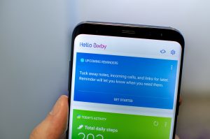 Scopri di più sull'articolo Samsung Bixby indietro anni luce rispetto ai concorrenti?