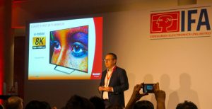 Scopri di più sull'articolo Sharp: il TV 8K arriva in Europa, ma per comprarlo ci vogliono 12.000 euro