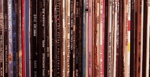 Scopri di più sull'articolo Senza il collezionismo, il vinile sarebbe morto. Di nuovo