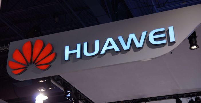 Al momento stai visualizzando Huawei al lavoro su uno smartphone pieghevole. Potrebbe essere il primo sul mercato