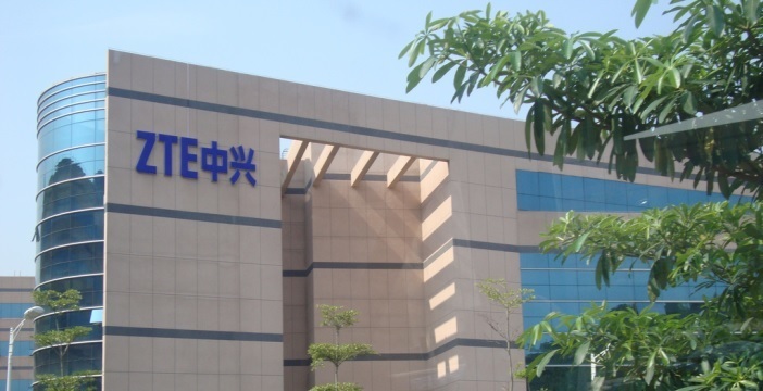 Al momento stai visualizzando Trump offre a ZTE una seconda chance, con una sanzione da 1.3 miliardi di dollari