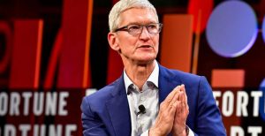 Scopri di più sull'articolo Tim Cook: “Passiamo troppo tempo davanti allo smartphone”