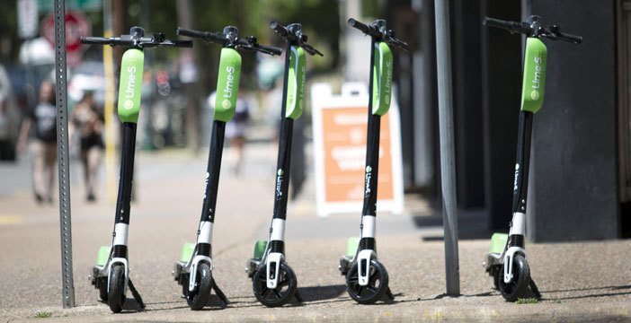 Al momento stai visualizzando A Torino il sindaco Appendino annuncia l’arrivo dei monopattini elettrici. Ma in Italia non possono circolare