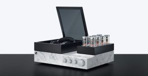 Scopri di più sull'articolo La cuffia Sennheiser HE1 da 61.000 euro presentata Porto Cervo. Sennheiser a caccia di vip audiofili