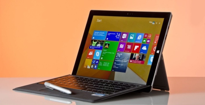 Al momento stai visualizzando Un Surface più economico con Intel Pentium: l’idea di Microsoft contro iPad