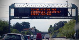 Scopri di più sull'articolo Automobilisti, rallentate: venerdì arriva il nuovo Tutor. E non perdona