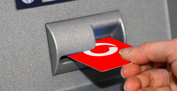 Al momento stai visualizzando Vodafone, i clienti come un bancomat. Da novembre tutti pagheranno la fibra o l’ADSL 2.5 euro in più al mese