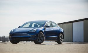 Scopri di più sull'articolo Tesla, conti in rosso ma la Model 3 ha iniziato a ingranare