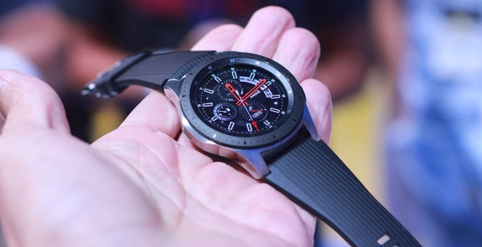 Al momento stai visualizzando Il nuovo Samsung Galaxy Watch ha LTE e una settimana di autonomia