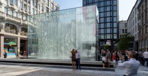 Scopri di più sull'articolo Editoriale – Apple Piazza Liberty: un’associazione dei consumatori ipotizza di avvelenare le persone in fila