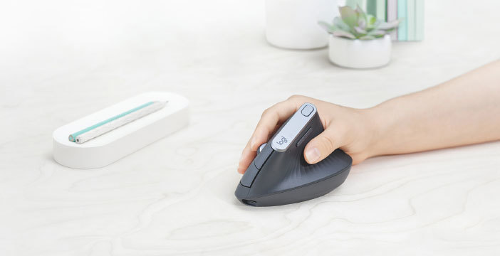 Al momento stai visualizzando MX vertical: Logitech ripensa da zero il mouse e lo fa verticale