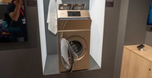 Scopri di più sull'articolo Hisense porta in Europa la sua lavatrice da record: tre cestelli nello stesso apparecchio