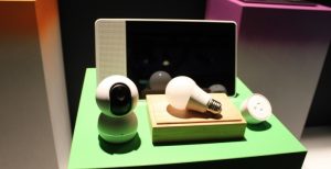 Scopri di più sull'articolo Lenovo, i PC non bastano: ecco telecamera, lampada e presa elettrica smart. E costano poco