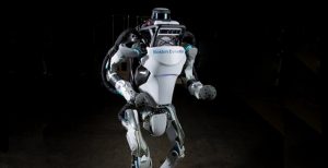 Scopri di più sull'articolo Il robot di Boston Dynamics fa paura. Ha imparato il parkour e salta come un grillo