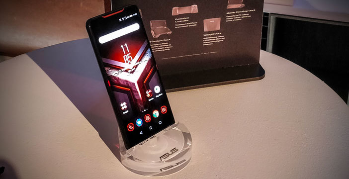 Al momento stai visualizzando Rog Phone, lo smartphone per veri gamer, arriva in Italia: 899 euro dal 25 ottobre