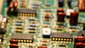 Scopri di più sull'articolo Amazon, Google e Microsoft spendono in ricerca e sviluppo 5 volte di più dei cinesi