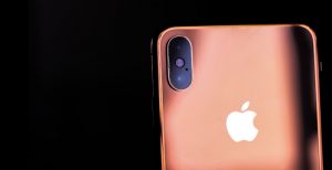 Scopri di più sull'articolo iPhone 5G, Apple lo rimanda al 2020: consuma troppo