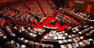 Scopri di più sull'articolo Frodi, importazione illegale e schemi Ponzi: istituita una Commissione di Inchiesta per far luce sugli inganni in Rete