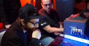 Scopri di più sull'articolo Alla gara degli hacker cadono i migliori: bucati iPhone X e Galaxy S9