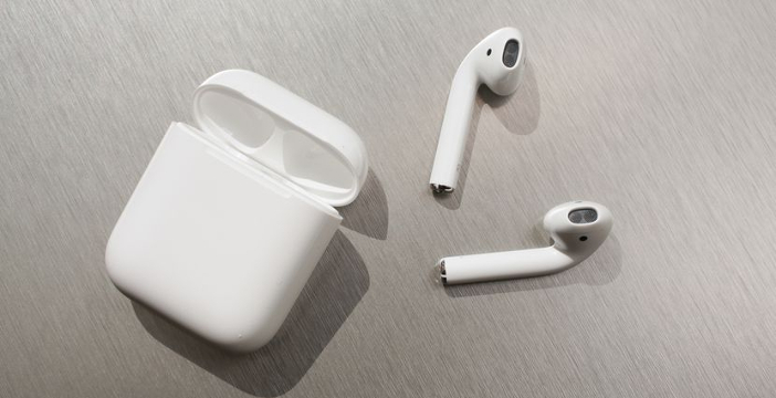 Al momento stai visualizzando Apple AirPods, nel 2019 con ricarica wireless. Nuovo design solo nel 2020