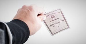 Scopri di più sull'articolo Documento d’identità obbligatorio per l’iscrizione ai social. La proposta al Senato fa discutere