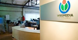 Scopri di più sull'articolo Copyright: Google sfida gli editori e dona 3,1 milioni di dollari a Wikimedia