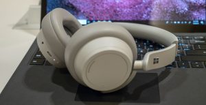 Scopri di più sull'articolo Surface Headphones, tanti pregi e un difetto: non si possono comprare in Italia. Per ora
