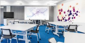 Scopri di più sull'articolo Panasonic, al CES 2019 i proiettori laser da 6.000 lumen più piccoli del mondo