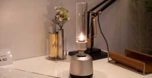 Scopri di più sull'articolo Suono “cristallino” a lume di candela per il nuovo speaker-lampada di Sony