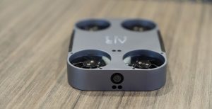 Scopri di più sull'articolo AirSelfie rilancia sui selfie “al volo”. C’è anche il mini drone con doppia fotocamera da 12 megapixel