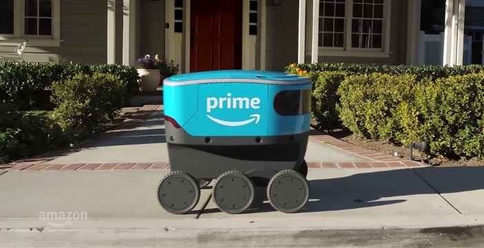 Al momento stai visualizzando Ecco Scout, il robottino di Amazon che consegnerà i pacchi porta a porta