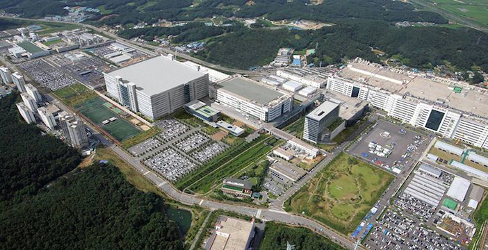 Al momento stai visualizzando OLED grandi a basso costo, si dovrà aspettare: rinviata l’apertura della super fabbrica LG