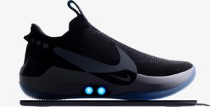 Scopri di più sull'articolo Nike Adapt BB: la scarpa si allaccia da sola e si adatta automaticamente al piede