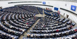 Scopri di più sull'articolo Google, Facebook e Twitter, l’UE: più controlli anti-bufale verso le elezioni