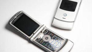 Scopri di più sull'articolo Il leggendario Motorola RAZR pronto a tornare sotto forma di smartphone pieghevole