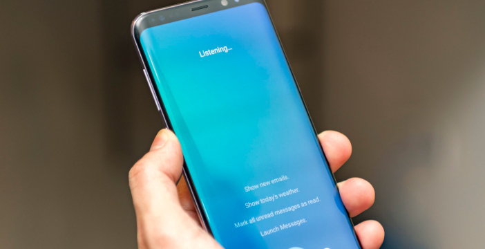Al momento stai visualizzando Samsung, finalmente Bixby parla italiano. E ti trova il volo e la ricetta perfetta