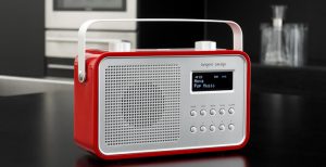 Scopri di più sull'articolo Tuner DAB obbligatorio: scadenza vicina ma nulla si muove. Distributori e rivenditori chiedono chiarimenti