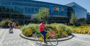 Scopri di più sull'articolo Così fan tutte: anche Google spia(va) gli utenti su iOS come Facebook