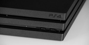 Scopri di più sull'articolo La “vecchia” PS4 cede: calano i ricavi. Gli smartphone Sony restano un peso
