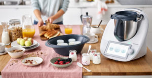 Scopri di più sull'articolo Arriva Bimby TM6. L’assistente da cucina si rinnova e controlla da solo la giusta cottura