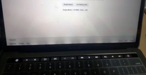 Scopri di più sull'articolo Apple rimedia di nascosto ad un problema dei MacBook. Con un connettore più lungo si risparmiano 700 euro di riparazione