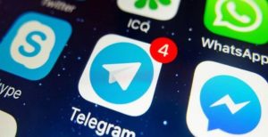 Scopri di più sull'articolo WhatsApp non va? Utenti in fuga verso Telegram: 3 milioni di iscritti in 24 ore