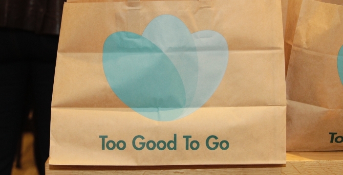 Al momento stai visualizzando Too Good To Go: supermercati e ristoranti vendono il cibo avanzato a pochi euro