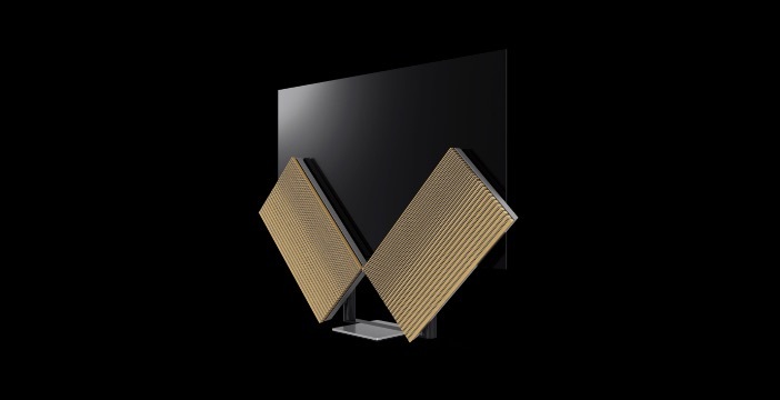 Al momento stai visualizzando Il TV di Bang & Olufsen da 18.500 euro ha un meccanismo d’apertura davvero spettacolare