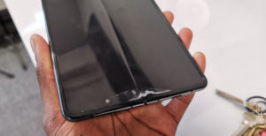 Scopri di più sull'articolo Lo schermo di alcuni Galaxy Fold si è rotto dopo due giorni di utilizzo