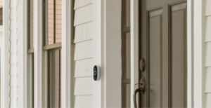 Scopri di più sull'articolo Suonano al campanello e rispondi al telefono: ecco Arlo Audio Doorbell