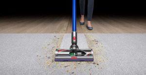 Scopri di più sull'articolo Dyson cala il tris d’assi alla Milan Design Week: ecco l’aspirapolvere V11, la lampada Lightcycle e Pure Cool Me